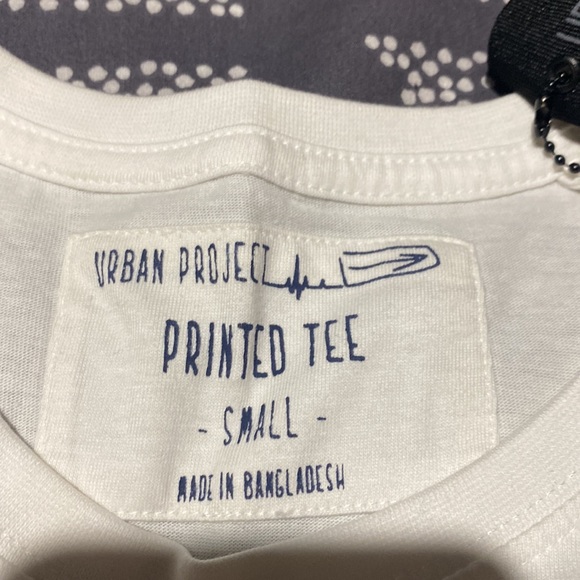 URBAN PROJECT Mens Size S T-shirt NWT - Picture 3 of 4
